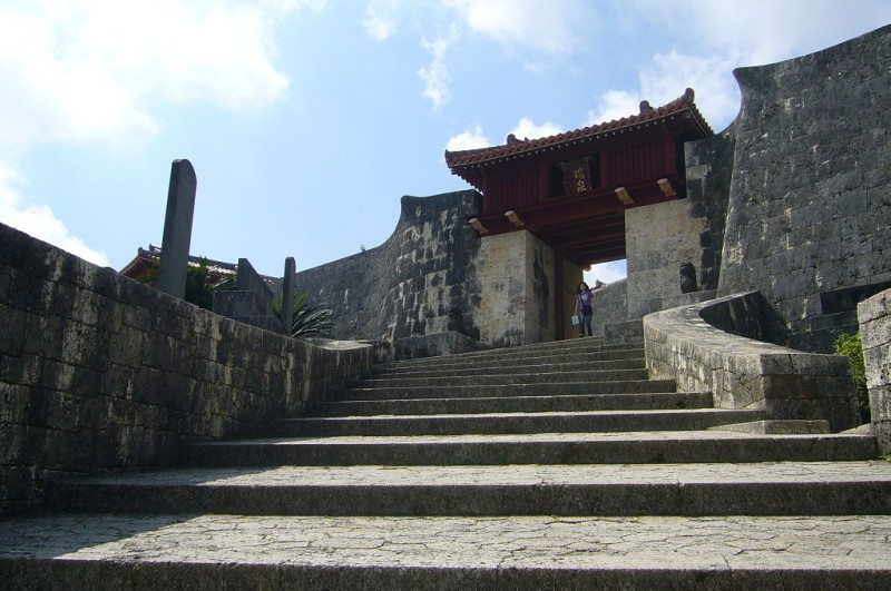 1024px-首里城_瑞泉の門